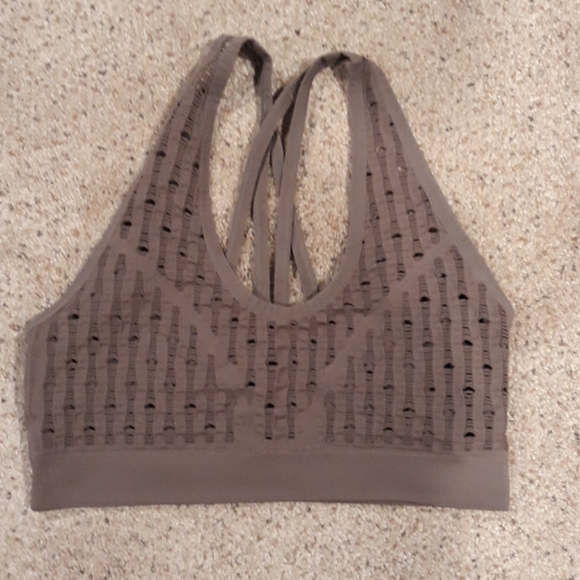 New Without Tags Victoria Sport Seemless Sports Br - Picture 6 of 6